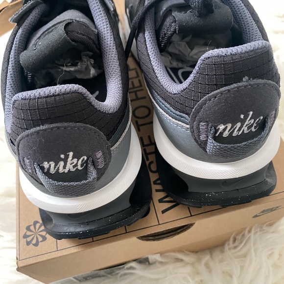 Nike Air Max Pre Day Shoes - Picture 12 of 13